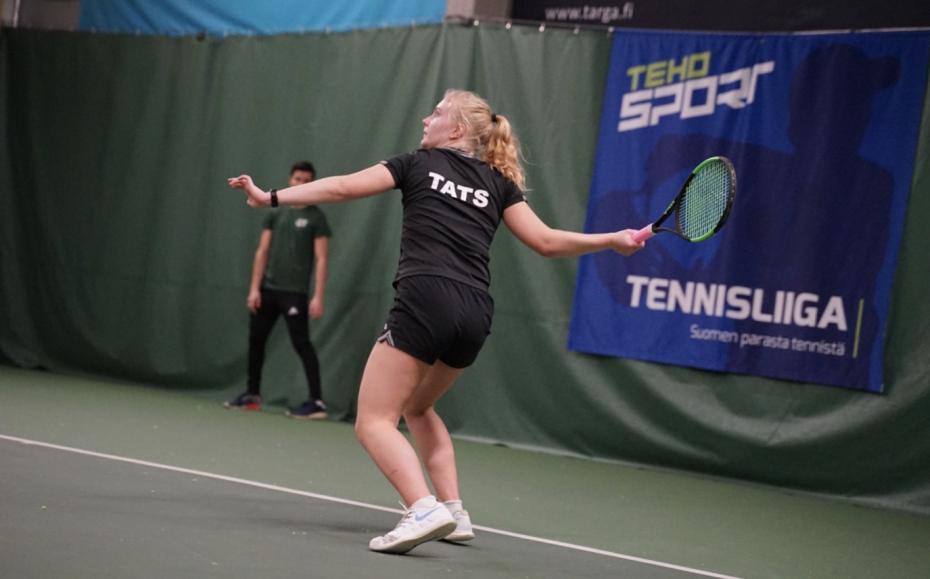Naisten TEHO Sport Tennisliiga: TaTSin tuttu kolmikko johdottaa joukkuetta kohti kärkeä