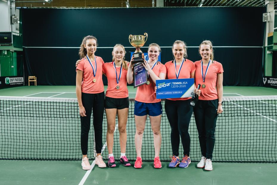 Naisten TEHO Sport Tennisliiga: Smash puolustaa mestaruutta