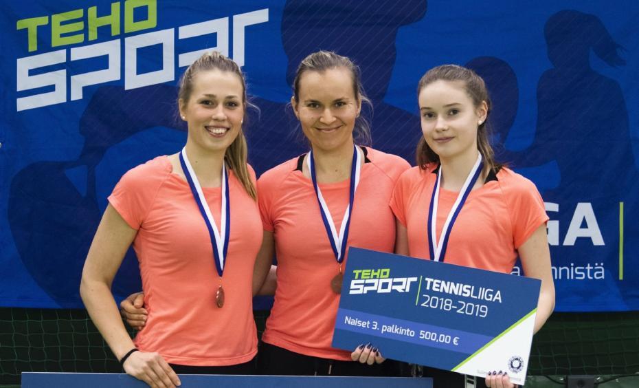 Naisten TEHO Sport Tennisliiga: Smash tähtää jälleen kohti mitaleja