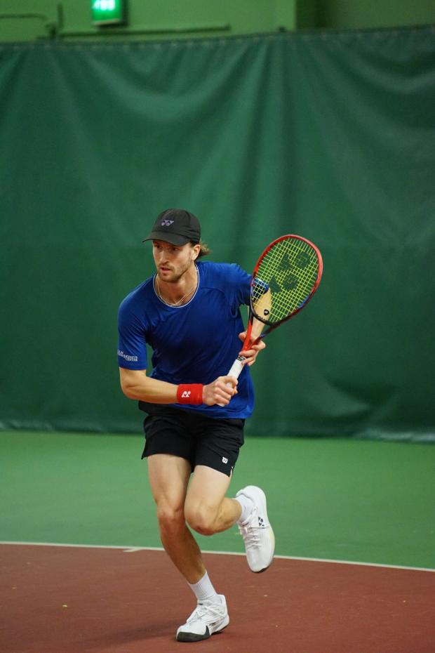 TEHO Tennisliiga joulutauolle HVS:n ja Smashin komennossa