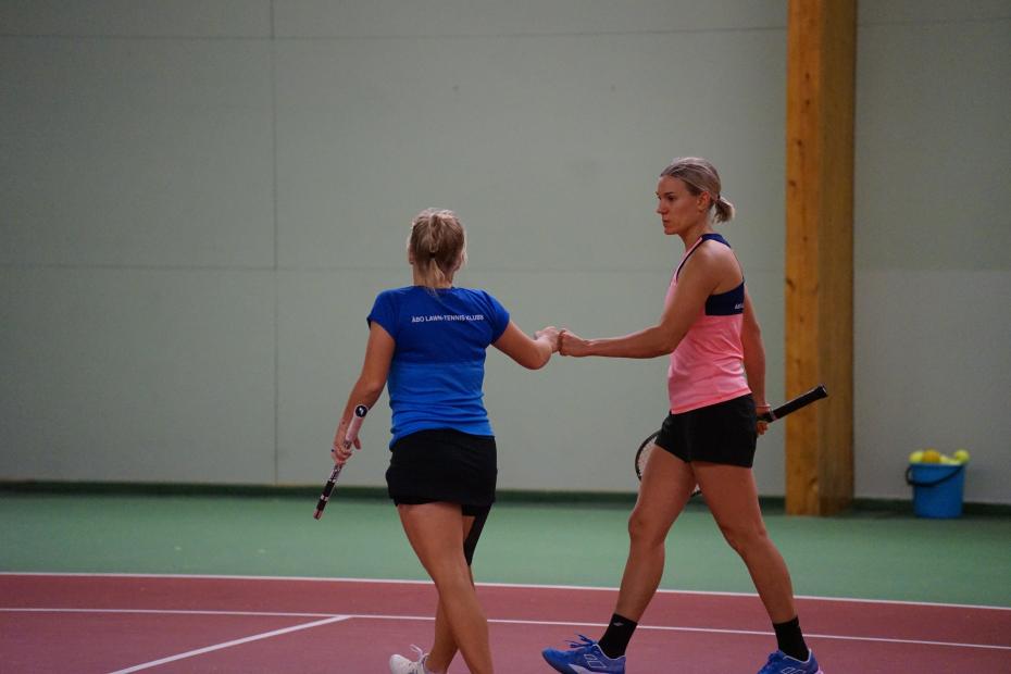 TEHO Tennisliiga jatkuu – TVS ja Smash kärkikamppailussa