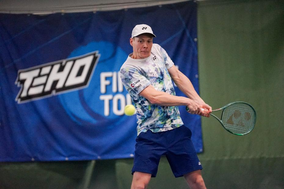 Harri Heliövaara TEHO Tennisliigassa viikonloppuna